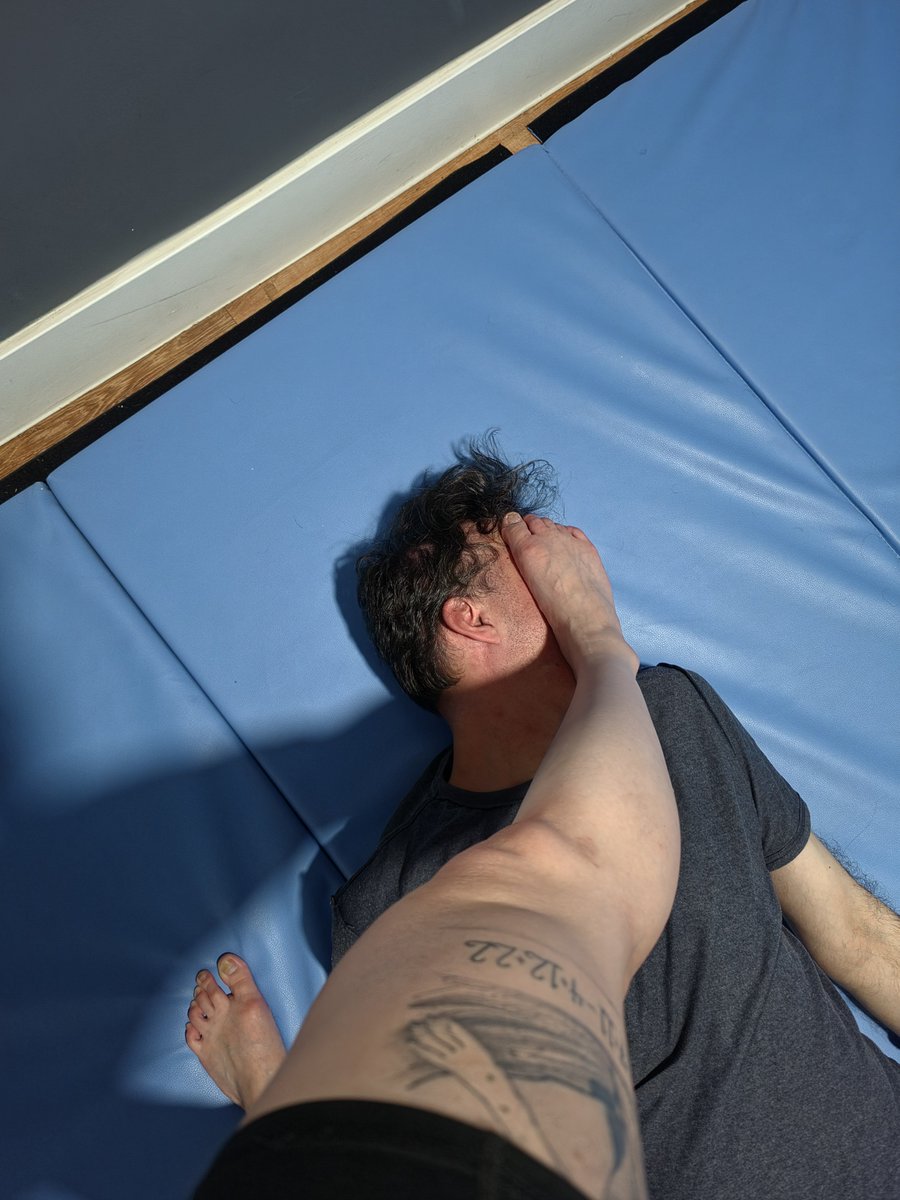 DommeJadeDragon's tweet photo. Where do men belong? On the floor, beneath me, and waiting for the privilege to serve me.
.
.
.
.
.
#wrestling #jiujitsu #domme #submission #trampling https://t.co/dmcSo8FTok