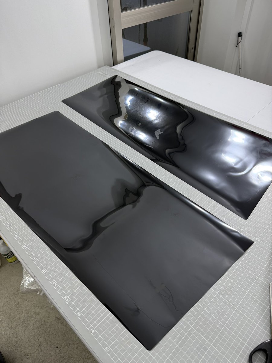 film_factory987's tweet photo. 40アルファード
リア一式スモーク施工完了

未施工部分を残さずガラス下部まで施工するため、リアスライドドアの内張りを脱着します

時間を要する工程ですが、40アル／ヴェルともに施工実績多数
安心してご入庫ください

続いてフロントサイド、ヘッドライトPPFへ

#カーフィルム #cartint https://t.co/LabCrHMcHO