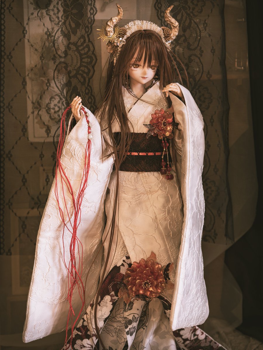 2riNonentity's tweet photo. 和装も欲しいと思っていたところだったのでDOLKさんでモノクロ着物を。

裏地やレース含めて月子さんの雰囲気にほど良い色合い。 https://t.co/MGLwbmgYp5