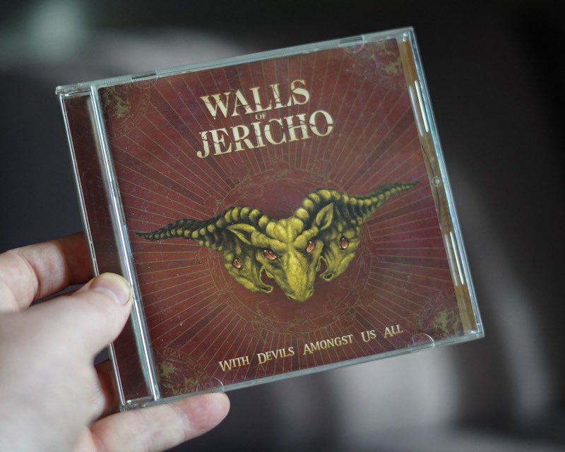 Defstar666's tweet photo. 🧱 20th ANNIVERSARY 🧱

🇺🇸 WALLS OF JERICHO - With Devils Amongst Us All (2006)

Quintessential record from the peak 00s metalcore era, bridging the gap between thrash metal intensity and pure hardcore spirit
#WallsOfJericho #Detroit #femalefronted #hardcore #AlbumAnniversary https://t.co/U2pYXjnH1S