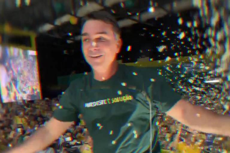 revistadestro's tweet photo. 🇧🇷📢Flávio Bolsonaro teria prometido vaga no STF ao indicado do bispo Edir Macedo em troca do apoio do Republicanos no 1º turno — O Globo. 
Fonte: https://t.co/4b8StNfgVx https://t.co/4EqE74avc2