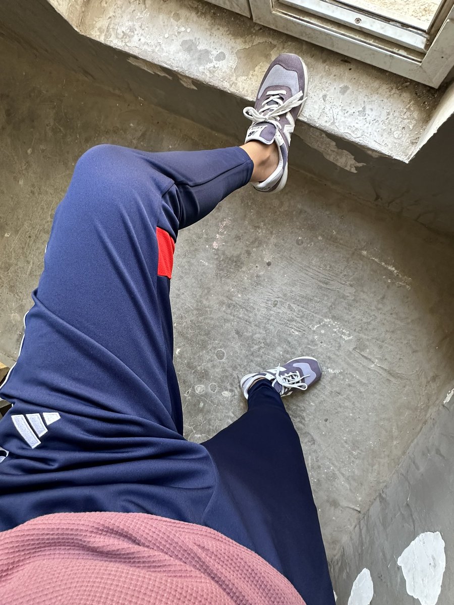 karlklarksson's tweet photo. #adidas #pants #fetish https://t.co/ra1BCI3Nco
