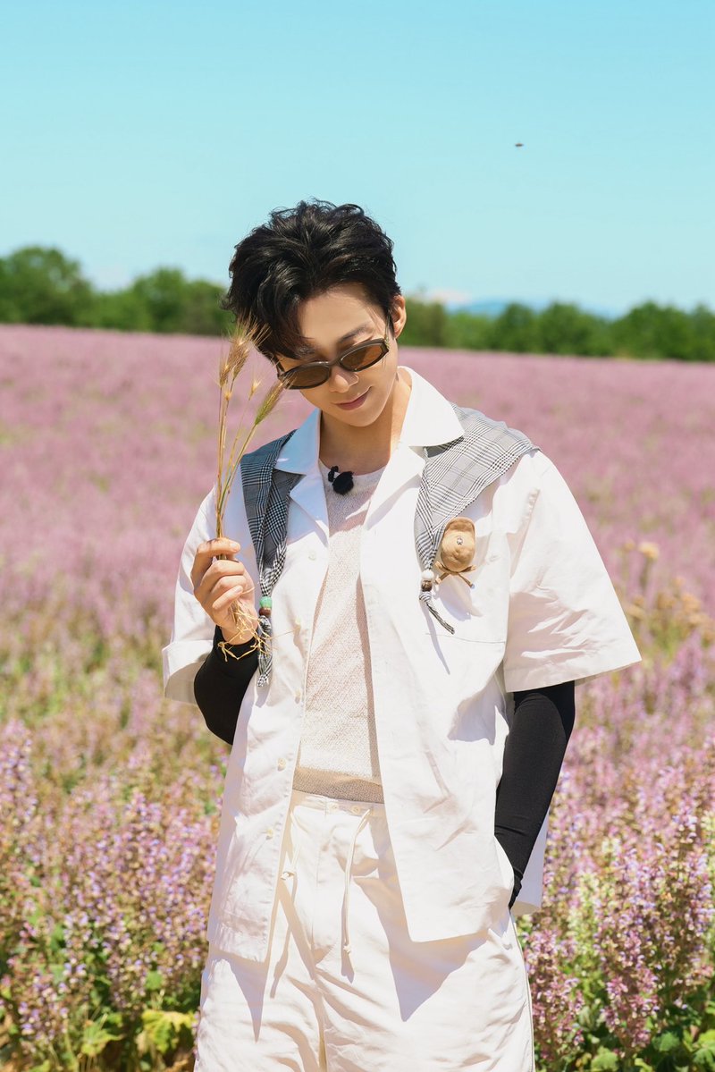 LiuYuning_ID's tweet photo. [260822] LYN Studio Weibo Update - Behind Photos (1)

Hamparan lavender bergelombang menjadi lautan ungu.

#LiuYuning #刘宇宁 #LiuYuningIndonesia #WowTheWorld #地球超新鲜 https://t.co/hOgIMu8Mdt