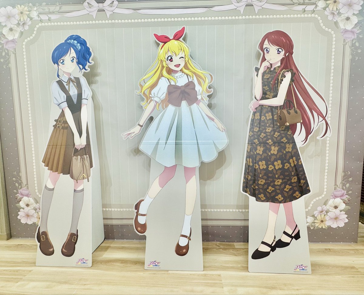 EternalComposit's tweet photo. お隣のアニメイトでやっていたアイカツ！　も覗いてきたよ https://t.co/pPwPWGyZ6K