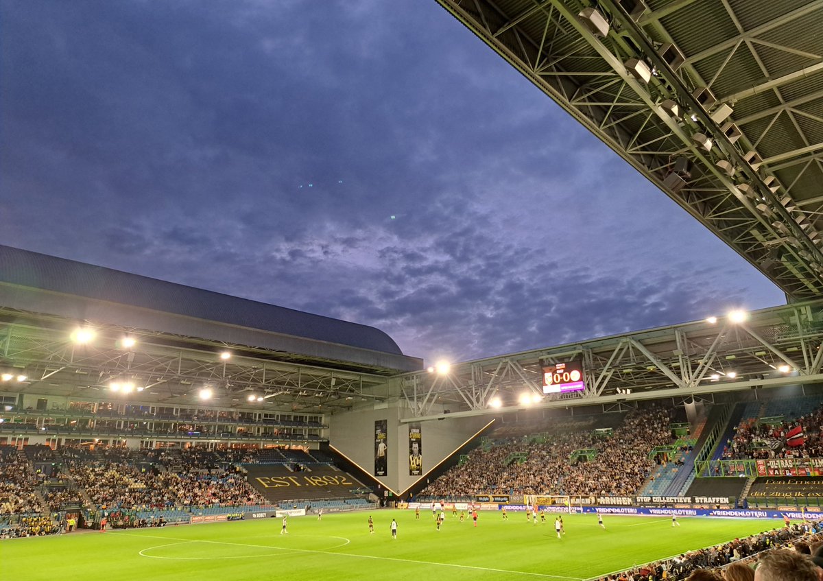 hoekzema59's tweet photo. https://t.co/vg4ZjMIaIm #vitesse speelt aardig, #almerecity beter, eerste thuisnederlaag in 't nieuwe seizoen #vitalm 0-3 https://t.co/HwMZlx78lF