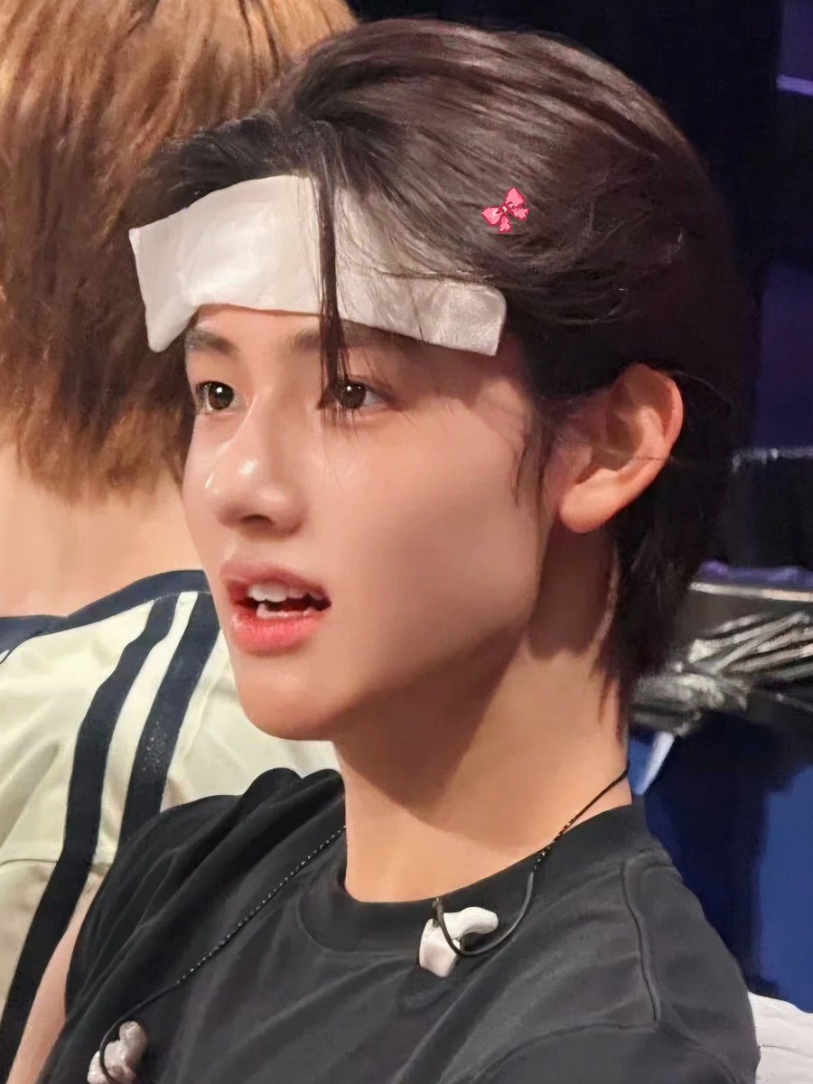 EomAscaiii's tweet photo. @eomlandvnfp 투어 무대의 매 순간이 한 편의 완벽한 예술 작품입니다! 관객에게 전해지는 EOMPACT는 진실되고, EOMAZING한 열정을 가진 진정한 ACEOM 아이돌. 항상 건강하게 빛나주세요!

EOM ANCHORS SEOUL HEARTS

#SEANSpellbounds
#SEONGHYEON #성현 https://t.co/hGyB66tK4d