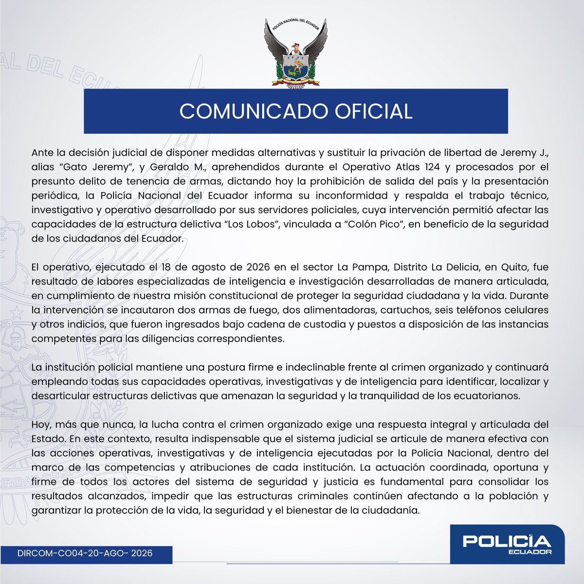 lahistoriaec's tweet photo. Protestamos, carajo. La Policía rechazó con coraje la inmediata libertad que dispuso un juez para alias Gato Jeremy, sobrino de Colón Pico y sospechoso de tenencia de armas, quien fue detenido el pasado 18 de agosto en Quito y no estuvo ni 24 horas preso. https://t.co/yXU8J6XEK3