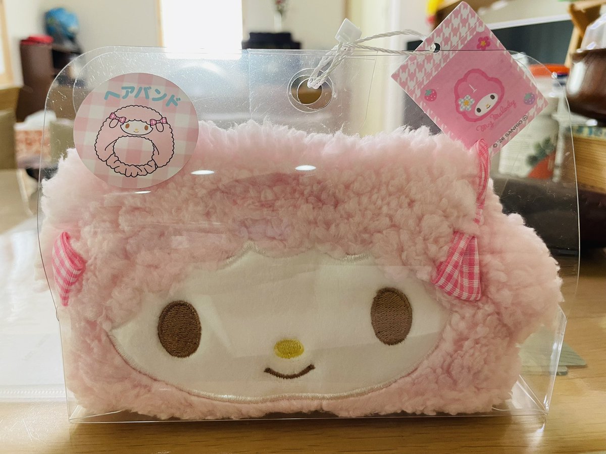 kabu_se_ff's tweet photo. 会社の先輩の誕生日プレゼントを買いに行った
サンリオが好きらしいからマイメロのピアノちゃんっていうの？
かわいかったから買ってみた
あとマロンクリームのポーチとクリップも購入
サンリオショップに行ってみて
私、サンリオキャラぜんぜん知らないなと思い知らされた
途中腹が減って沖縄料理✨ https://t.co/Pwc30YQj6F