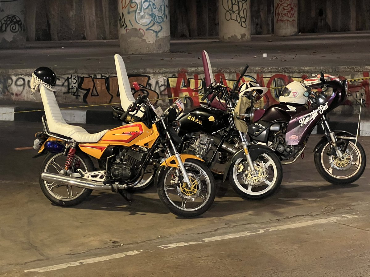 Le_Yudha's tweet photo. Crazy night with Bakuso Rengo! We are Bakuso, we are Bosozoku👹
#bosozoku #kyushakai #rxking https://t.co/4ZFjv6ETNQ