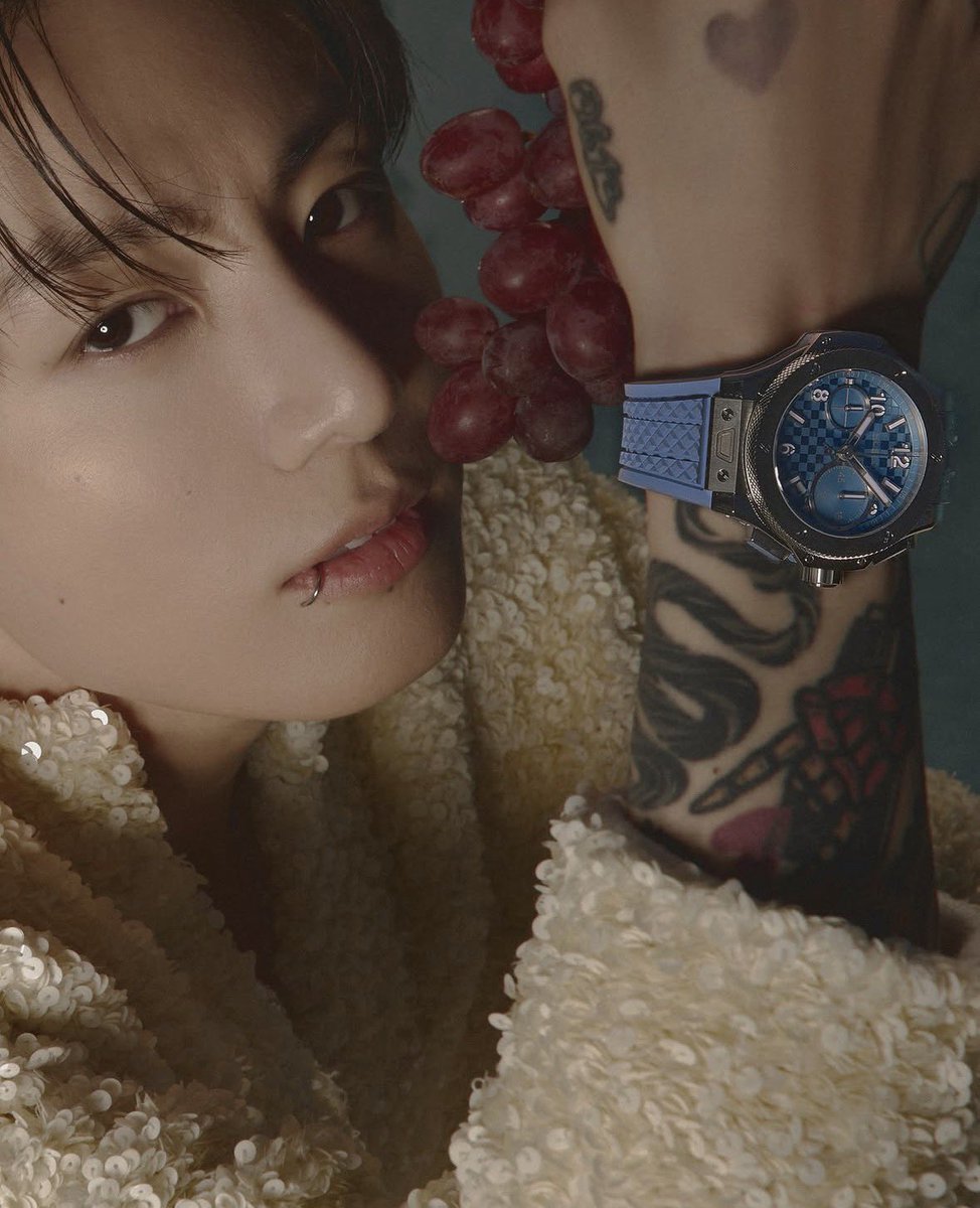 Jungkooki's tweet photo. Harper's Bazaar Korea.

Time moves precisely, moves with purpose. Finding the perfect balance between stillness and motion. https://t.co/7OCiI8AVwN