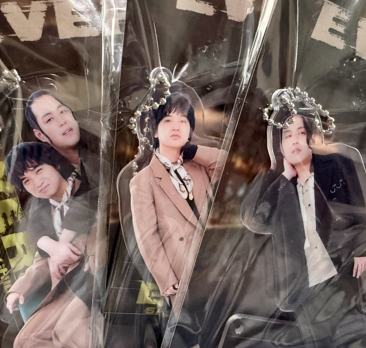 pompomchoco191's tweet photo. 本当に信じられないくらい格闘して取れたので、めちゃくちゃいい思い出になりました😂✨✨金山と名古屋に行ったけどアクスタは輪っかのついた金山が比較的取りやすくて、ポーチは名古屋の方がまだ取りやすいかと思いました☺️✨ド下手人間の感想なので参考にならないかも😂 https://t.co/GRNtqXsUqM
