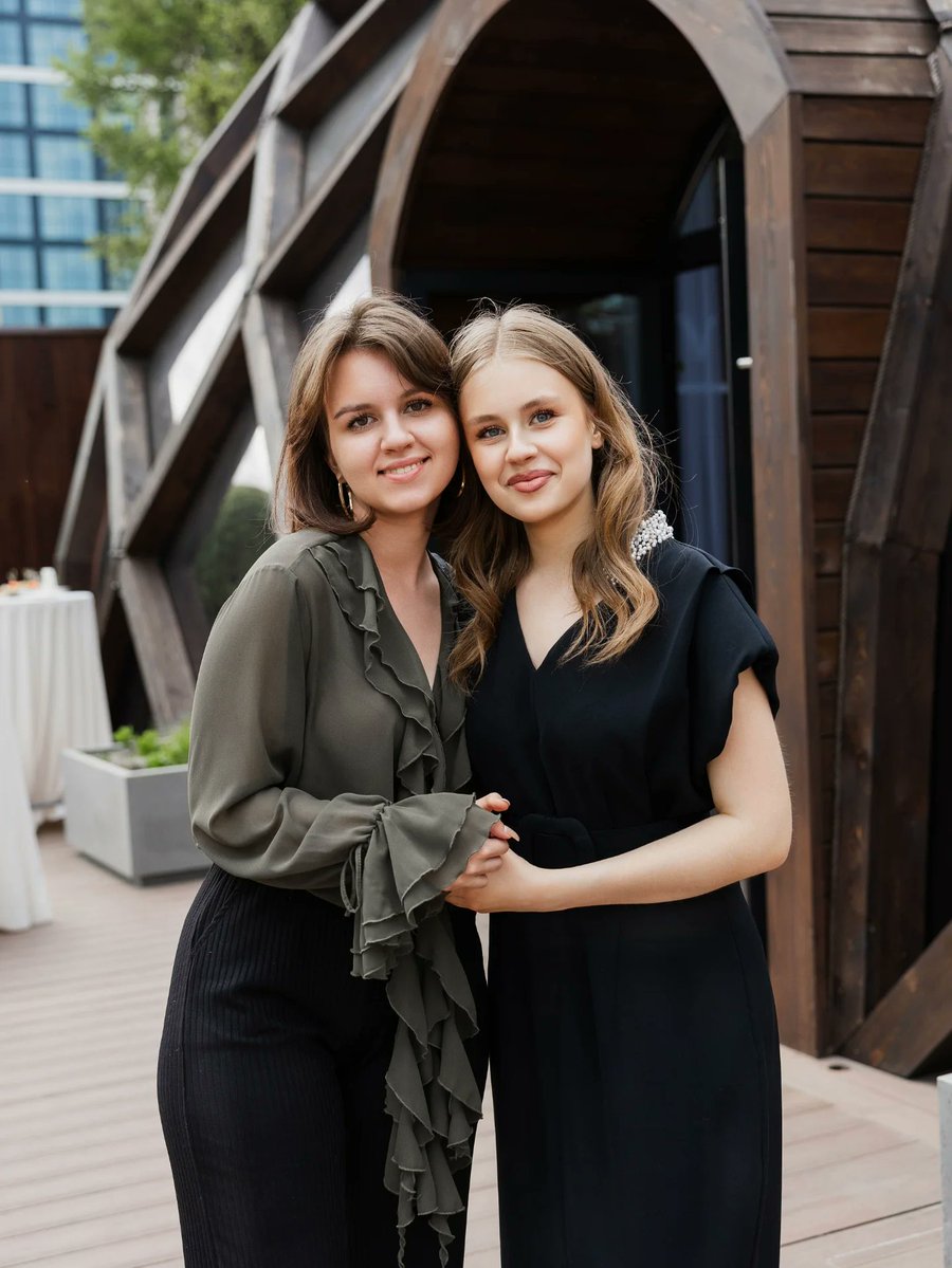 NorahRainy's tweet photo. خريجتي العزيزة https://t.co/52Dx49xZ46