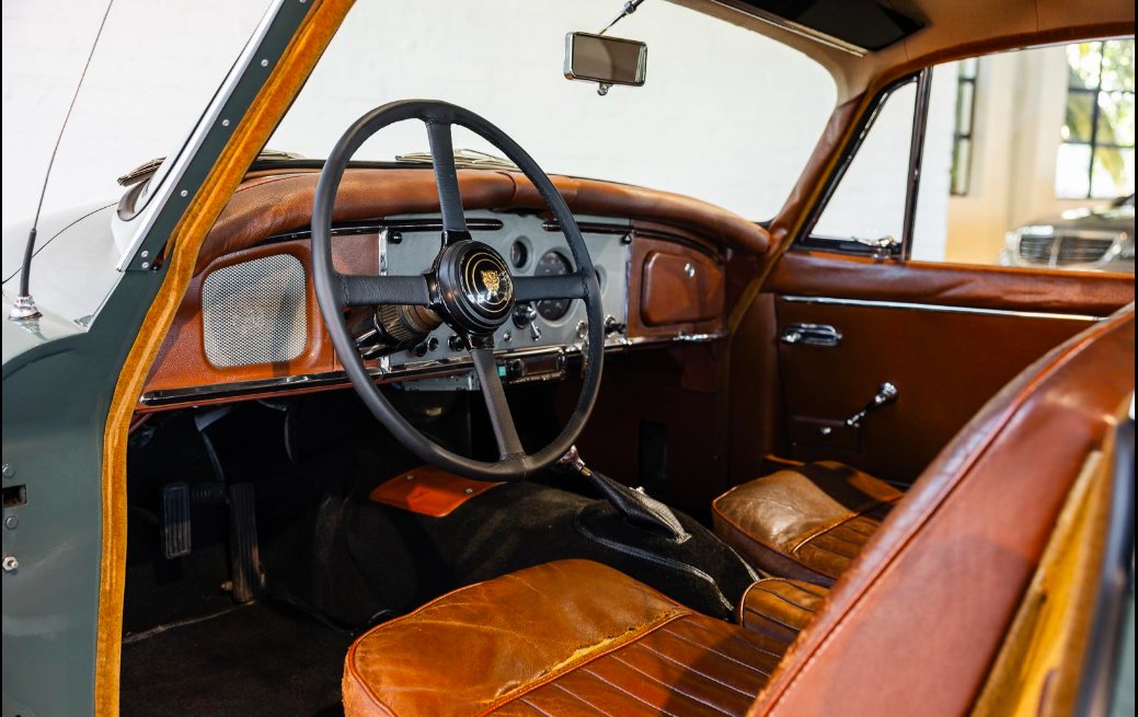 CarsofMzansi's tweet photo. Arguably the 1st car in the world to offer all round disc brakes! 

This is practically a one owner car, almost unrestored and original.

In perfect condition these can reach around R1.6m and around 4500 exist

But appreciation beyond R1.5m is limited, still a very classy piece https://t.co/azcfP81r6L
