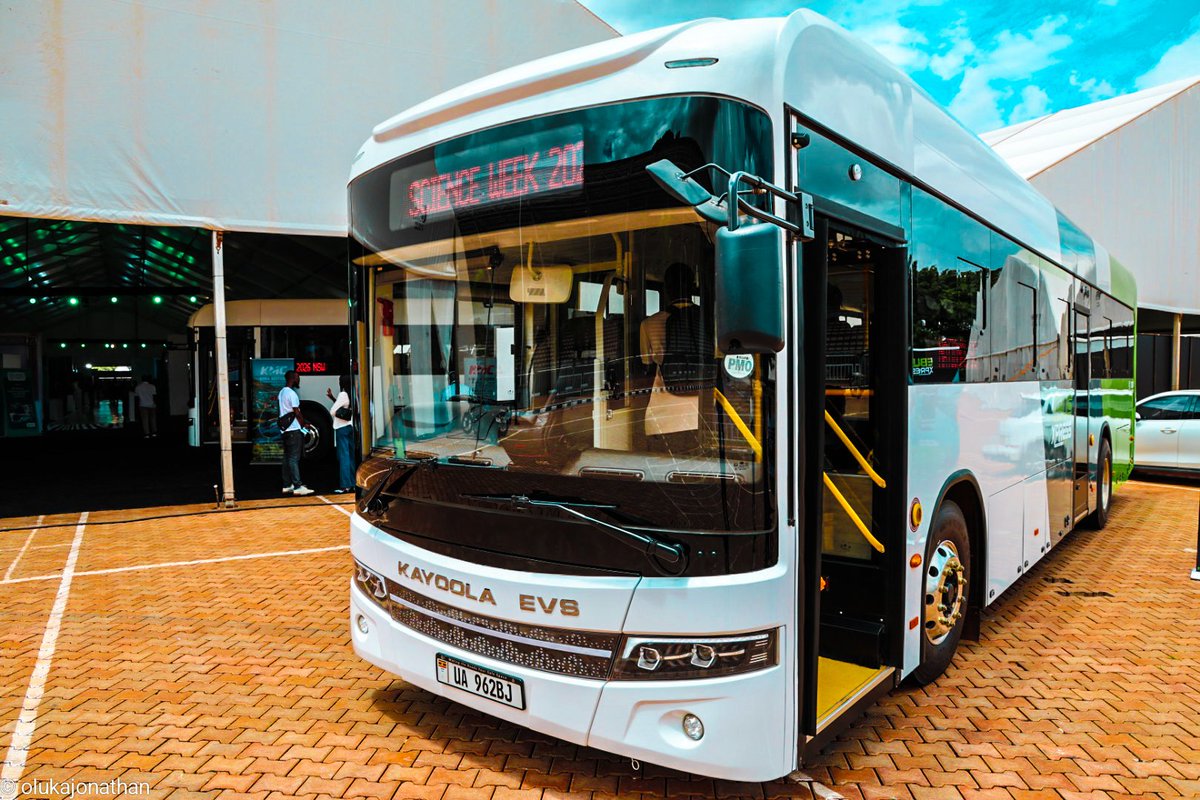 OlukaPhotograp1's tweet photo. The sound of a quieter, cleaner Kampala is here. The Kayoola EV buses aren't just reducing carbon emissions; they are proving that sustainability and efficiency can go hand in hand. Less noise, smoother rides, and a greener future for our city. #KayoolaEV  #SustainableUganda https://t.co/p37NtvoDAX
