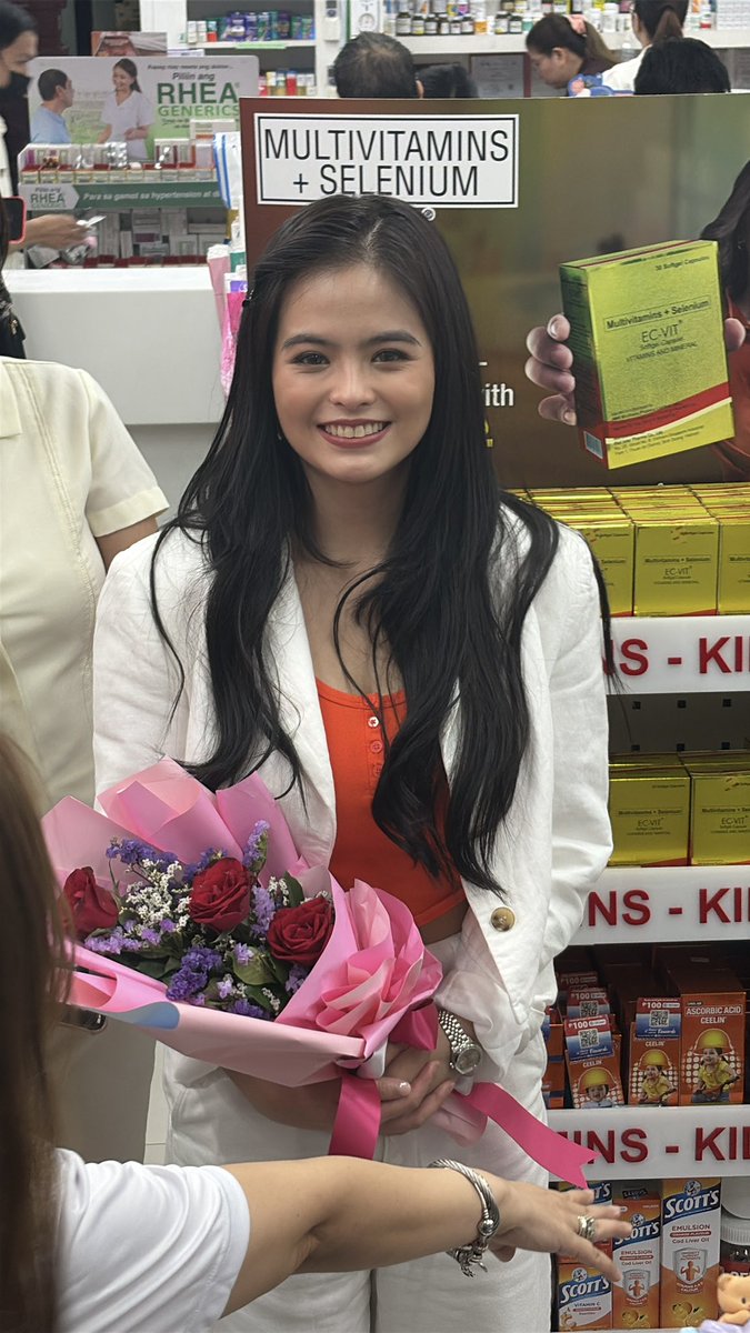 wbvk_cha's tweet photo. luv u lots, ganda 😭🧡

ECVIT HUNT WITH BEANCA https://t.co/JQc7vBHzeU