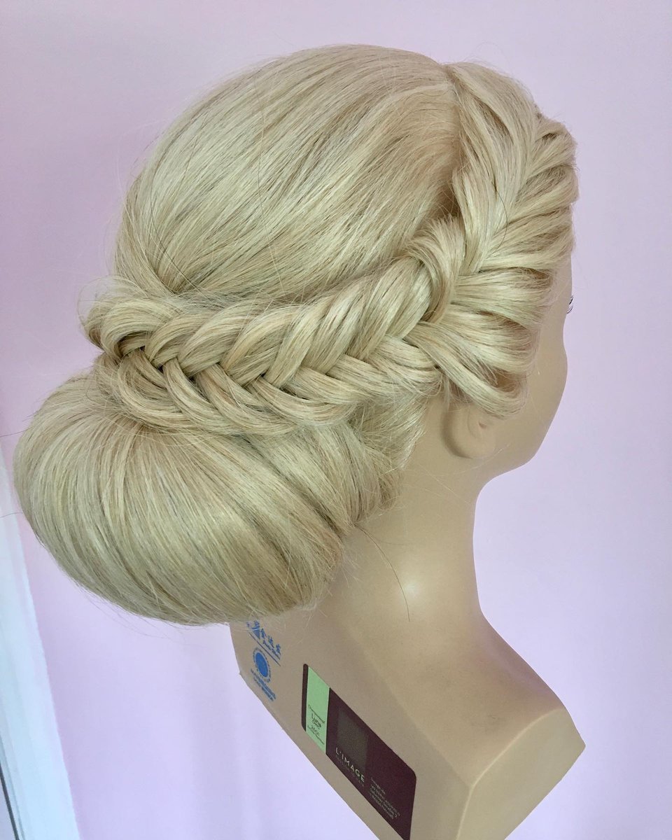 PercyDigian6's tweet photo. Loving this fishtail chignon by @bridalandeventhair_byharrietgb—a beautiful twist on a classic chignon! Styled using our hair tools. https://t.co/HDe6mohlbX