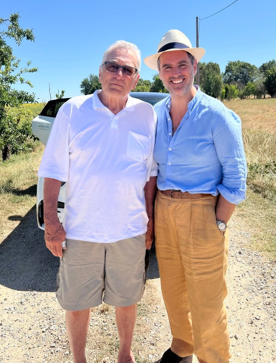 RobertDNiiro's tweet photo. When in France 🇫🇷 https://t.co/dNOzWyK8lB