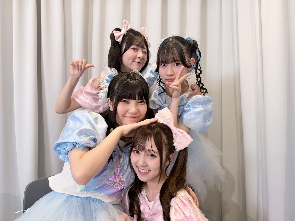 KAWAIILAB_MATES's tweet photo. ✨✍️🤍 オン特3部ありがとうございました 🤍✍️✨

3部は家族写真風でお届け💌✨
次回配信もお楽しみに🫧⛱️

🗓️8/22(土) 
『オンライン特典会』
※伊丹は体調不良のため、後日振替配信予定です。

👗衣装
SUMMERリボン Tシャツ衣装
🤍中森玲緒奈製作の夏衣装✨

#KAWAIILAB #カワラボ
#KAWAIILABMATES #カワラボメイツ