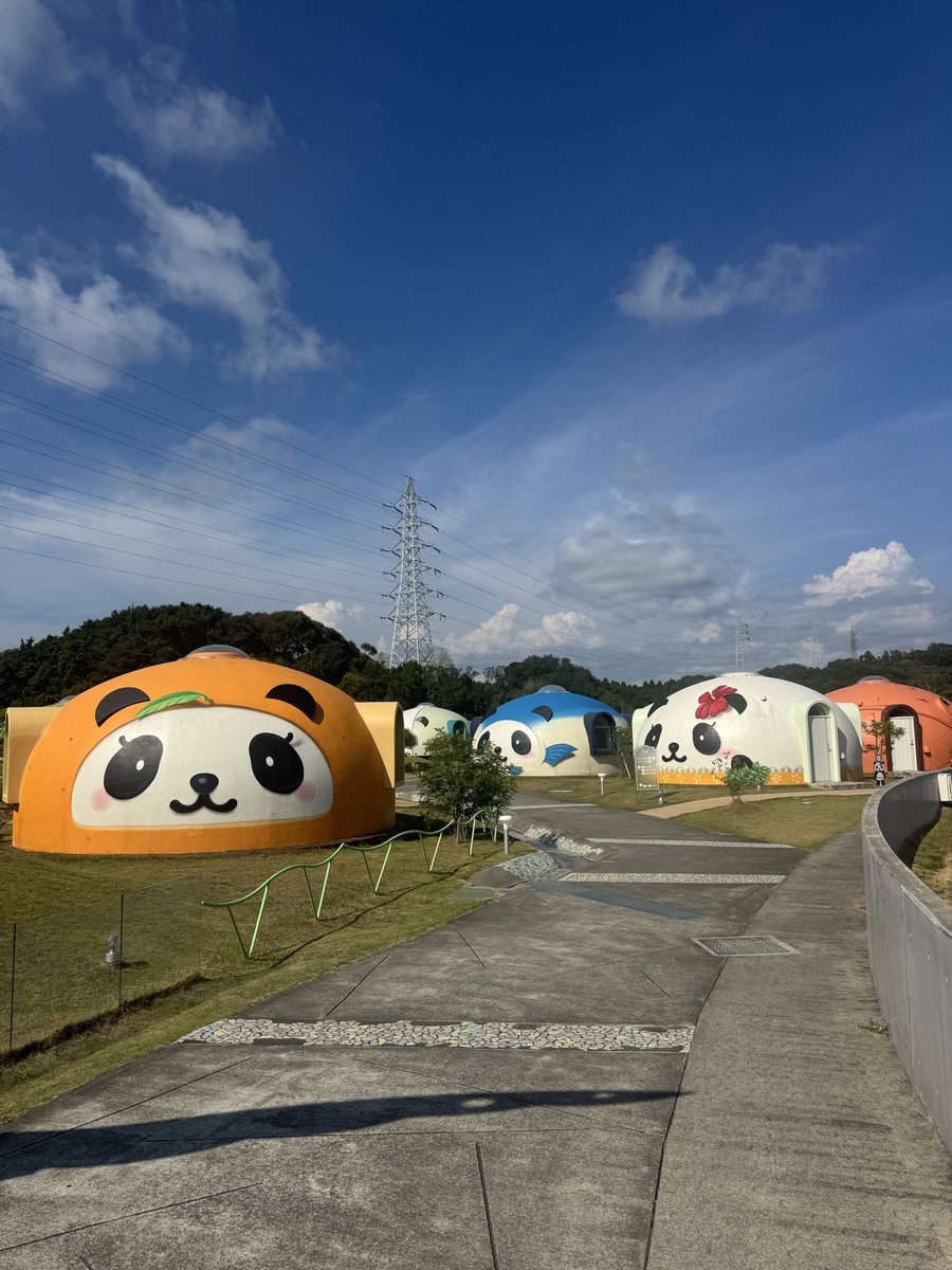 rafa_rafa_p's tweet photo. 娘誕生日でプチ旅行✌(*´﹀`* )✌
ココに来たかったみたい🏚️♨️
もうパンダおらんでwww https://t.co/QeoPLmF09y