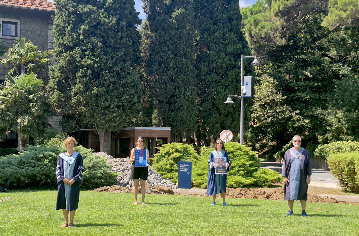 yunusunbabasi's tweet photo. 21 Ağustos 2026 Boğaziçi Üniversitesi Akademisyenleri Nöbeti no. 1378. Direnişin 6. yılı/2056. günü @UniBogazici #KabulEtmiyoruzVazgeçmiyoruz
August 21, 2026 Bogazici University Faculty Vigil #1378/6th year/2056th day of the resistance @unibogazici_en #WeDoNotAcceptWeDoNotGiveUp https://t.co/bwyjN5ZP3t