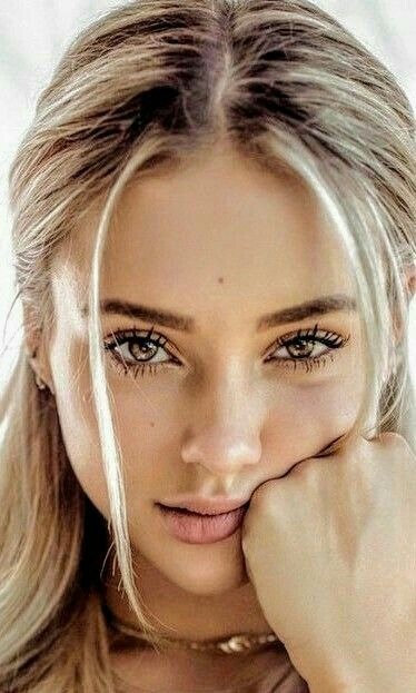 LudieMontekml's tweet photo. beauty clinic Budget tipis kaya aku, sepertinya emang belum cocok ke Z*P apalagi ERH* 🤣 tapi aku tetep rajin ke beauty clinic buat facial, cell booster, injeksi HA, PDT.. next injeksi salmon DNA. Dapet harga 1,2jt untuk 2 sesi (2,5cc each). https://t.co/dqTHvZIThB