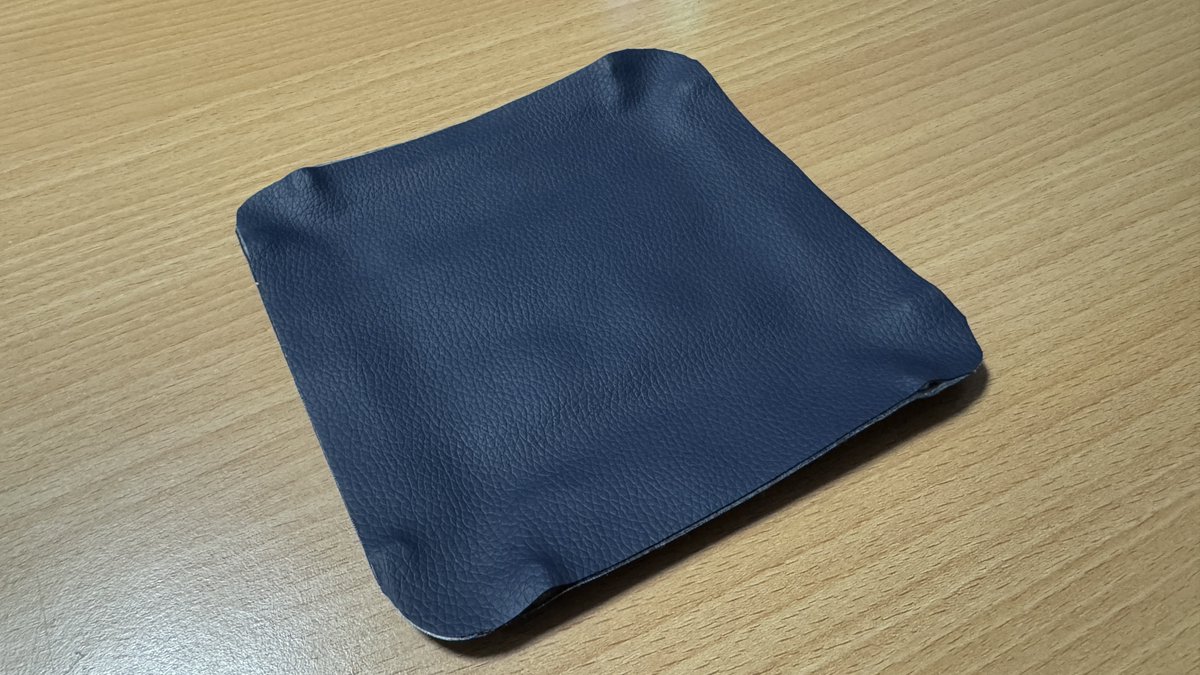 bamboo_rr2's tweet photo. 意外と売ってないからダイストレー自作した(ボドゲ用) https://t.co/NTdHVMCCes