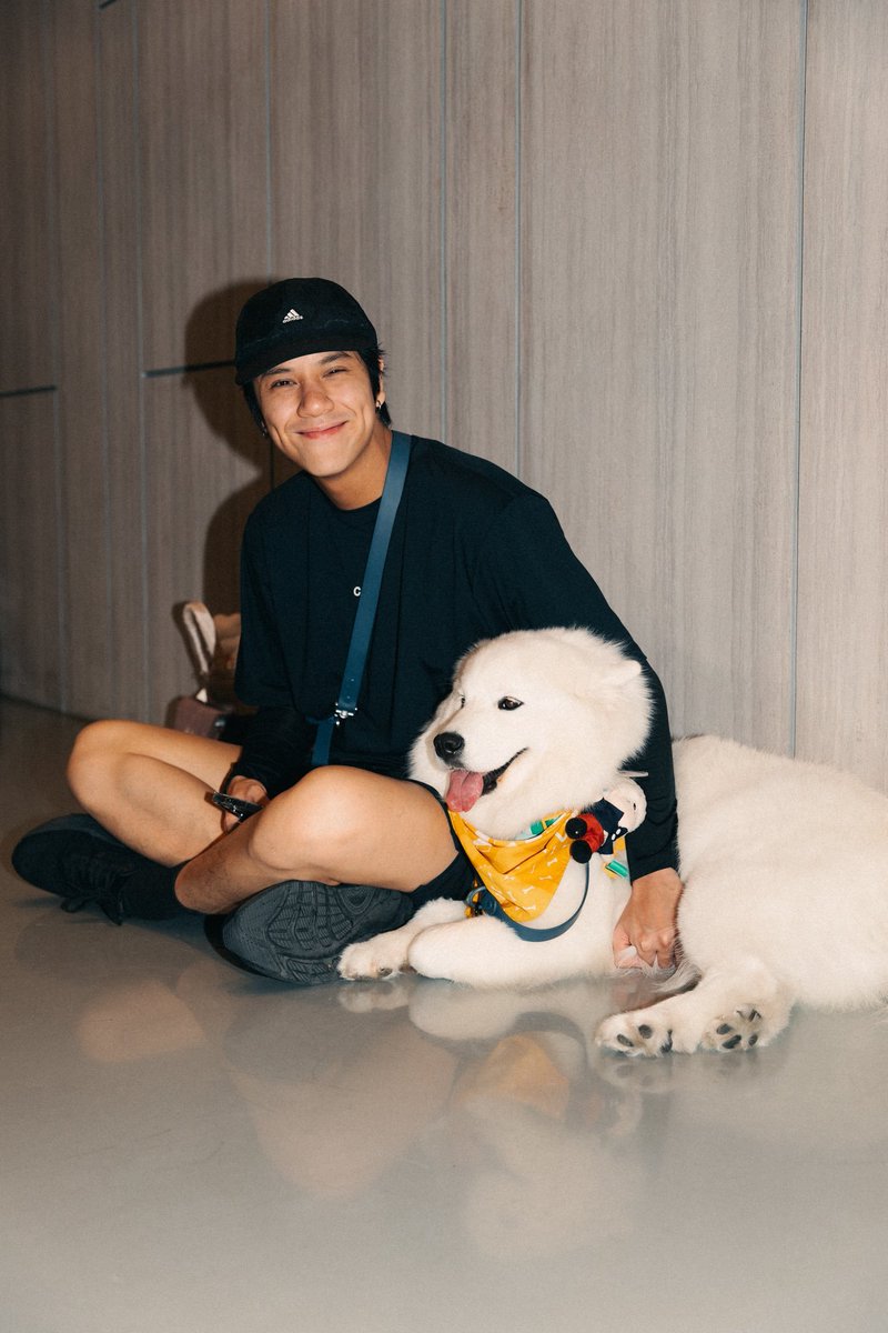 _imsea_'s tweet photo. Nuna with Papa 🐶🤍

#mynameisnanon 
#NunaFromLuna https://t.co/nFbxf4U1HZ