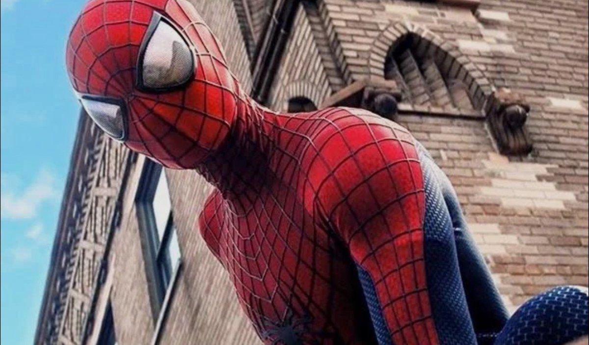 MCUScoop's tweet photo. MCU SCOOP 🚨 

Andrew Garfield will reportedly wear ‘The Amazing Spider-Man 2’ suit in ‘AVENGERS: SECRET WARS’. https://t.co/ILevXLBCR8