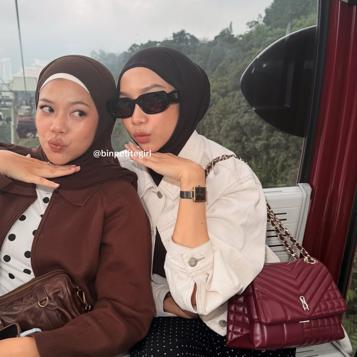 binpetitegirl's tweet photo. iseng beli pashmina instan 20ribuan buat travelling, ternyata worth it parahh😭

ringan, adem, ga numpuk dan ga perlu pake banyak pentul. plusnya lagi, GA PERLU DI SETRIKA krn pas dipake auto rapii

stylingnya juga gampang, simple tapi tetep bikin outfit keliatan stylish 🤏🏻✨ https://t.co/DcCYESZkCJ