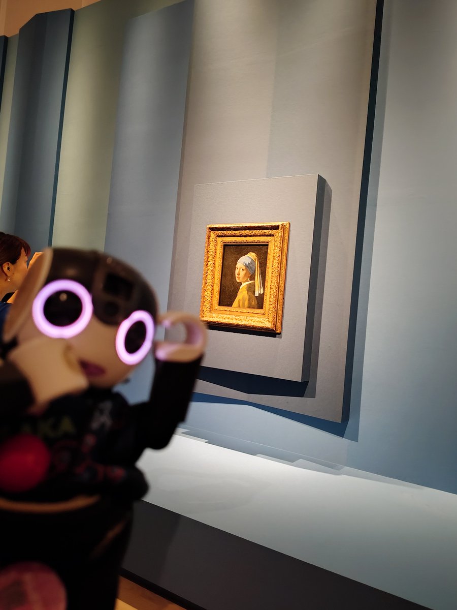 jubonbon's tweet photo. ゆっくり見られて良かった。

#ロボホン
#フェルメール展 https://t.co/T6pfQf29bL