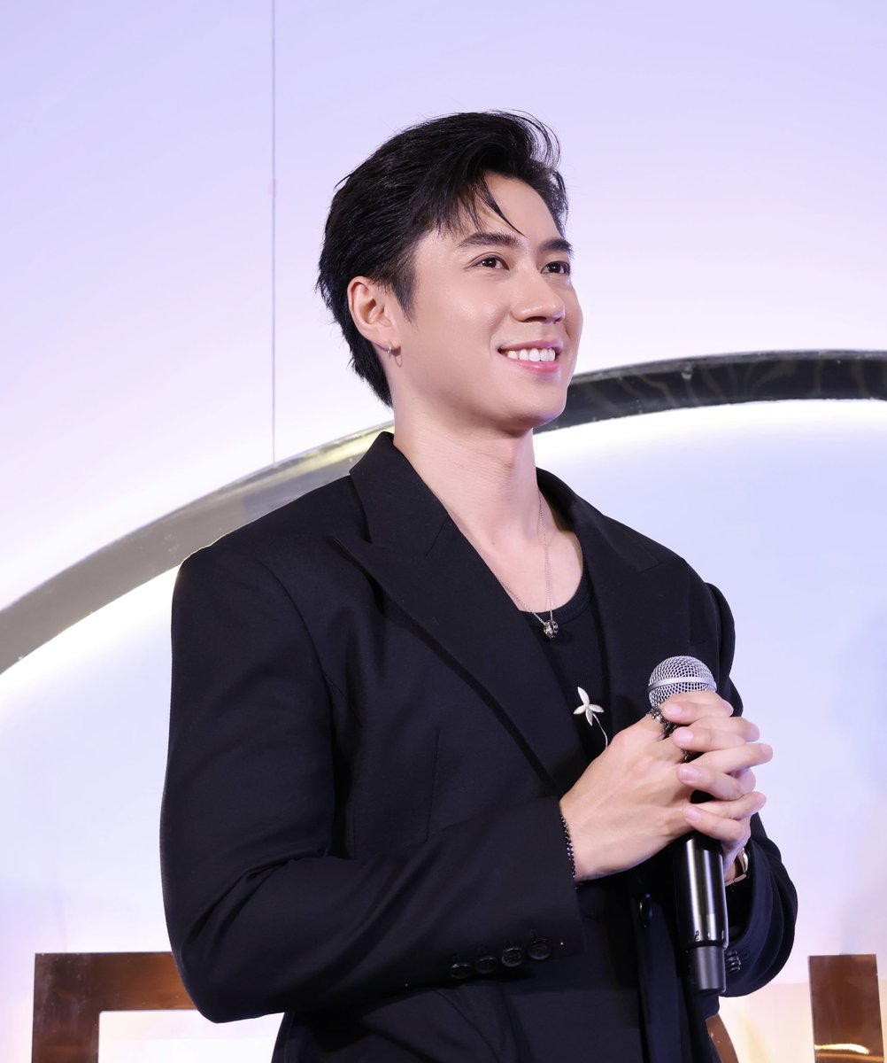 nongpeung8's tweet photo. ผมยาวไม่หล่อเลย ตัดเถอะแจมตัดเลยๆๆๆๆๆ😏😜
JAM X SEOUL SOCIETY CLINIC  
#SeoulSocietyClinic
@RachataJam #แจมรชตะ https://t.co/93Mxjp4AXO