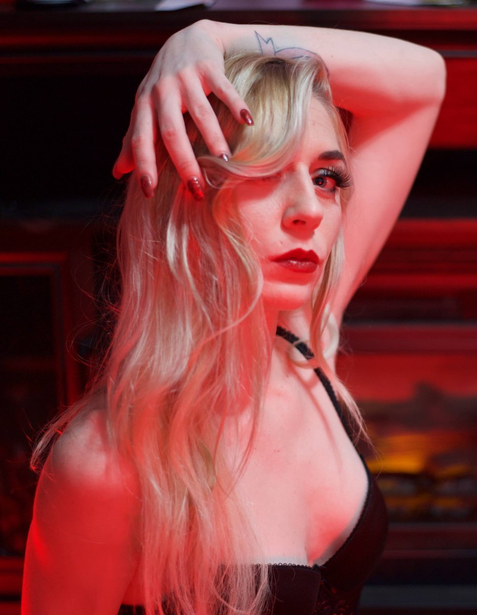 saruhhhashley's tweet photo. Oldies but goodies
Wanna see more?
--> https://t.co/IpaW5ryz3s
#3rdeye #inmyzone #snaponqueen https://t.co/MPn0FPFOz1