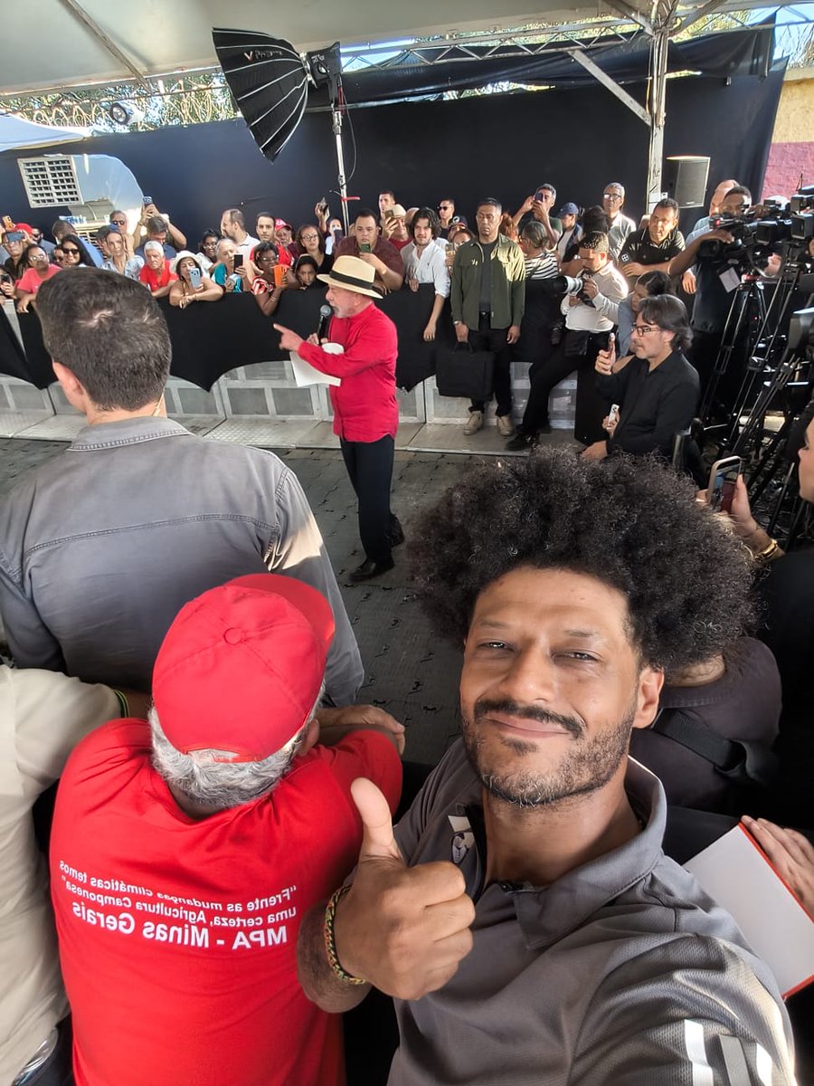 DaniloKorvo's tweet photo. E a agenda de ontem foi sensacional com o nosso Presidente Lula em Governador Valadares vindo confirmar a Duplicação da BR-381. Então cês já sabem né? Dia 4 de outubro, 50.777 pra Deputado Estadual em Minas Gerais e 13 pra presidente <3 https://t.co/4xHisTO07t