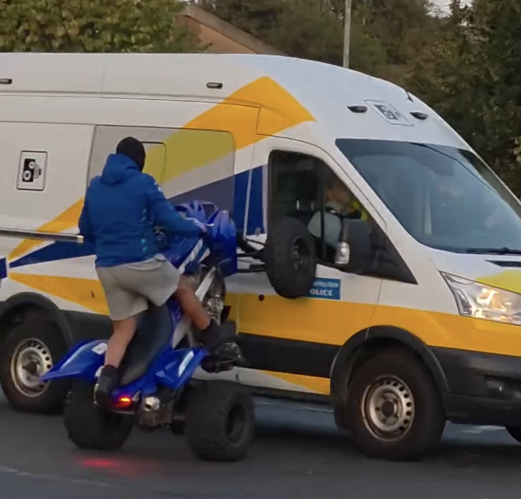 RareAxies's tweet photo. In Birmingham, Police responded to reports of antisocial behaviour by:

- sending a lone female
- who was too scared to get out of her van
- but did make it known she was recording

Thank-you DEI for making this possible 🤦‍♂️ https://t.co/DVbY85N0u5
