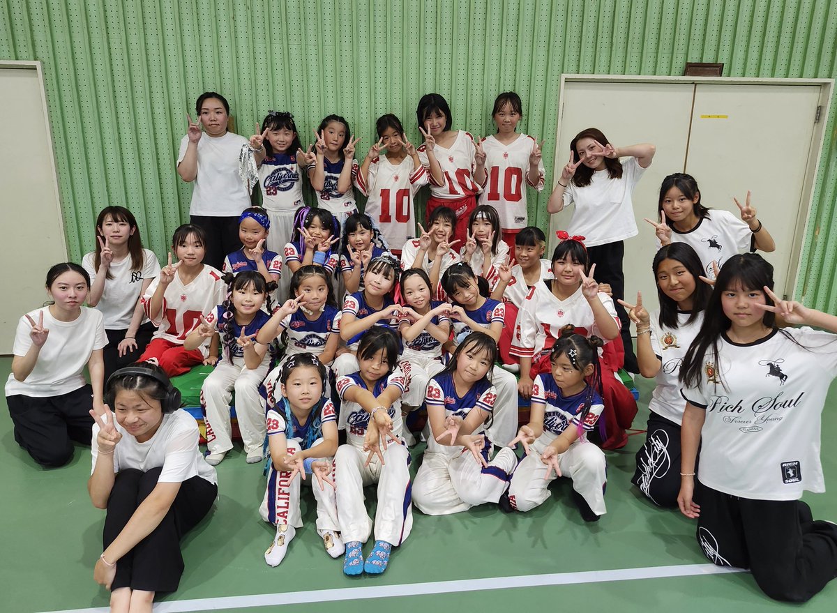 etcjrinfo's tweet photo. 東奈良小学校のふるさとまつり、玉櫛小学校の玉櫛まつりに出演しました🔥
暑かったですが、子供たちは元気いっぱいで、見事に２ステージを踊りきりました😁💪
夏祭りは終わり、次は敬老会に向けての準備に入ります💡また新しい振付を練習していきましょうね✨️ https://t.co/Iw5b1z8bXy