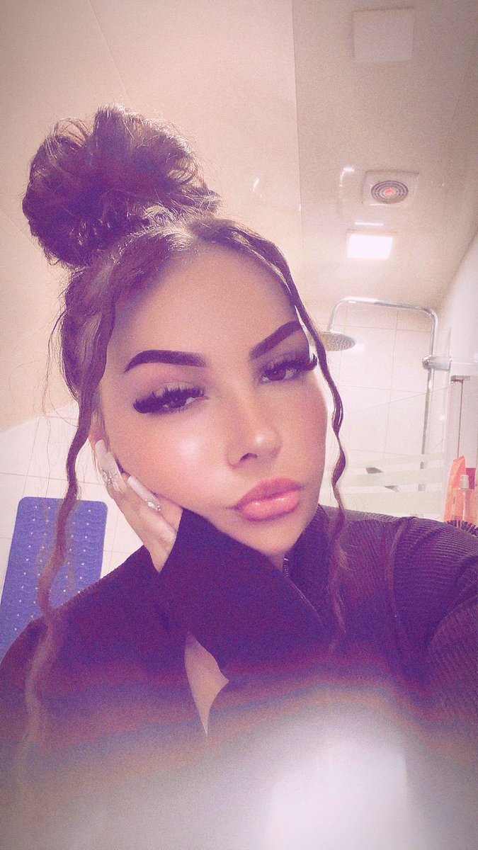 GoddesRR's tweet photo. Chop chop begin te senden het is weekend en ik wil drinken op jou kosten💸😇

Goddes findomnl revolut cashmeets tikkie findom feetworship braddy paypig https://t.co/HvCQkOvePa