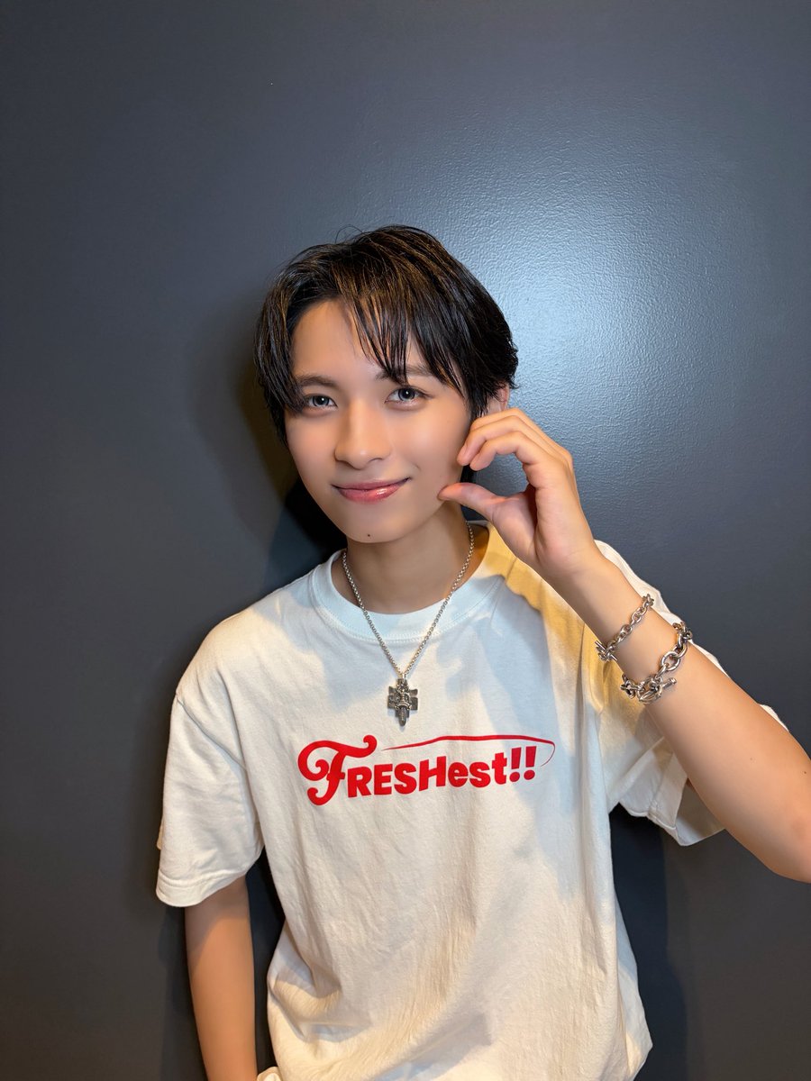 ICEx_official's tweet photo. ☀️FRESHest!! 愛知2日目☀️

＼ #ICEx  #竹野世梛 💜／

おめめきゅるきゅる最年少！👶🏻
2008.8.28 17歳

ツアー愛知公演ありがとうございました！！

1公演、1公演めちゃくちゃ幸せで楽しかった！！！！
いっぱい声出してくれてほんと嬉しかった！
感謝でいっぱいだし、またみんなの声聞きたいなって思った！

次は福岡！！
福岡も最高に幸せになろうね☺️☺️

▼Instagram📷
https://t.co/rHi5H0f0xC

▼ICEx公式HP🧊
https://t.co/Oryxm49Vhf

#FRESHest 
#ICEx #COOLer