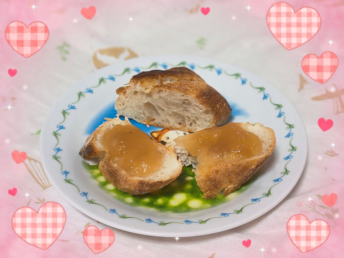lichter_angelo's tweet photo. 熟させた梨を使ってジャム作った🎶
芳醇な香りと甘みが出てめっちゃ美味しい😋（一口囓ってるのはご愛嬌） https://t.co/bl0gM3Uz7k