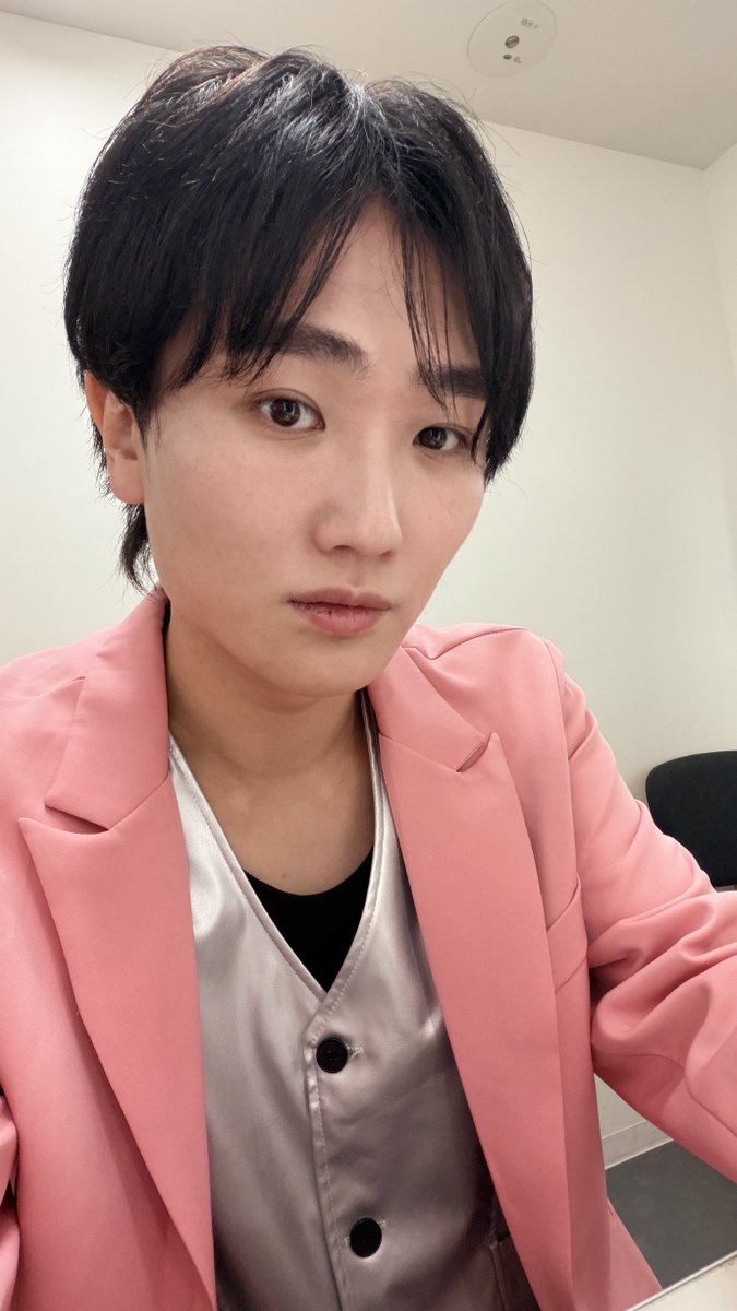 show_sster_0913's tweet photo. たっくさん愛ありがとう🥲✨️
黒髪綺麗にしたよ⎛˶'ᵕ'˶ ⎞✨️ど？ https://t.co/7VkoAD0Pp5