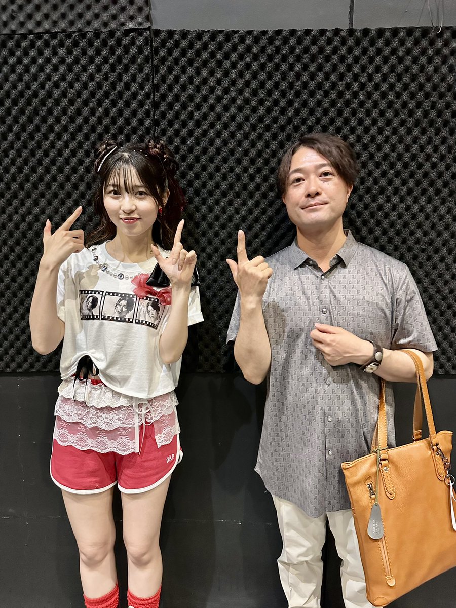 office_tera's tweet photo. 室温33度、湿度90%のライブハウス会場から無事に帰宅( ˊᵕˋ ;)
初参戦で非常に疲れたの。

知らない方と話したり、控えめに過ごしたりと。心配を退けて、行って良かったの刺激も多く花丸な一日よ。
怒りたいことも多かったけど(笑)

新しいことに日々挑戦することは良い事だと思う。感謝を忘れるない。 https://t.co/q73m2Peu9A
