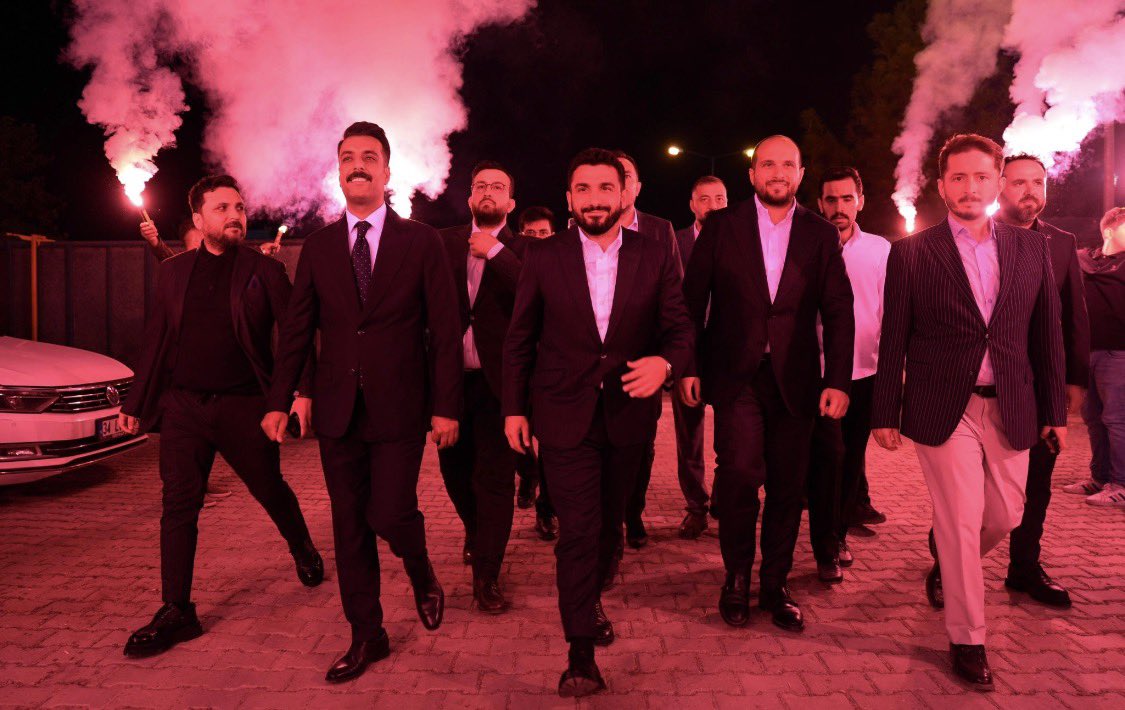 rezzakaslanli's tweet photo. TÜGVA ŞANLIURFA 2026 YAZ OKULU KAPANIŞ PROGRAMI 

Gençliğin enerjisi, coşkusu ve heyecanı kapanış programını unutulmaz kıldı 😎

Harikasın ŞANLIURFA gençliği ☝️ https://t.co/TjNfVwKmFo