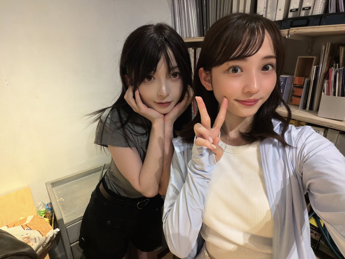 maho_partner's tweet photo. 本日の撮影会、天候の不安定な中お越しいただきありがとうございました🙇🏻

午前中は暑すぎるくらいの晴れ空でしたが、最終部に近づくにつれて雲行きが怪しくなりついに雷雨に😭⛈️

温度差、湿度…体調を崩しそうな天気が続いてますので皆さまお身体ご自愛ください🙂‍↕️

来週もお願いします！🙏🏻 https://t.co/3KADpiVngw