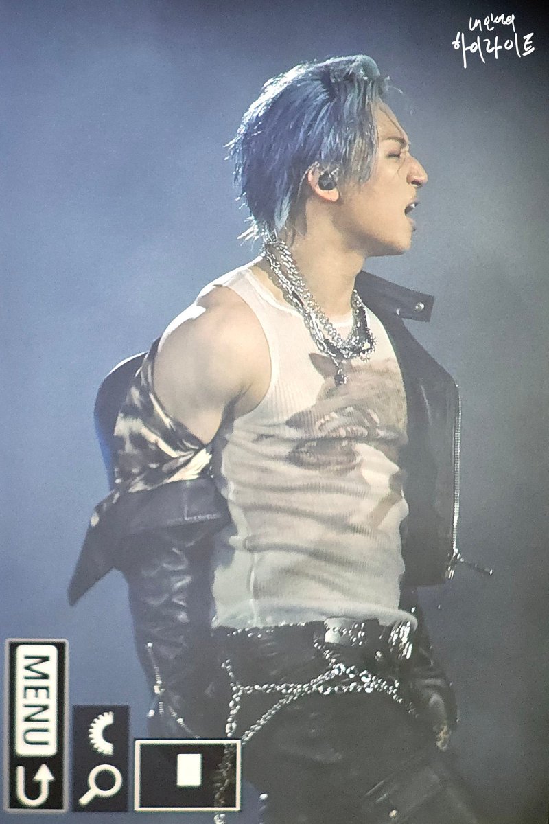 DAESUNGintl's tweet photo. Outfit change for Goyang Day 2 😍

Cr. @High__Lite 

#BIGBANG #빅뱅 #COSMOS_WORLD_TOUR_IN_GOYANG #BIGBANG_IS_BACK #DAESUNG @d_lable https://t.co/NBpmCGNrxR