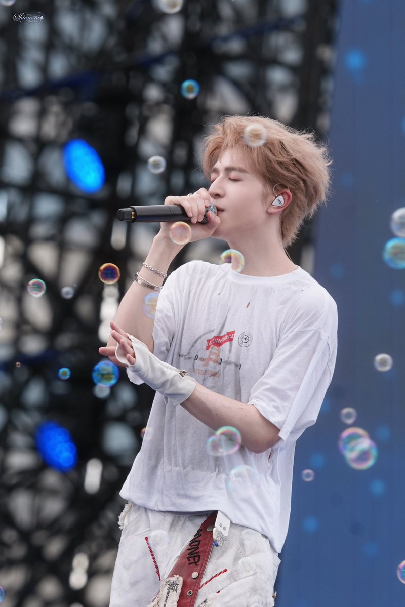 Shionone_Pat's tweet photo. 260822·海上生明月烟台音乐节

爱豆派还是太权威了

Patrick Haishang Music Fest🪼
#N2XEELUNAxแพทริค
@patrick_pppat #แพทริค https://t.co/bHEl8sbAOK