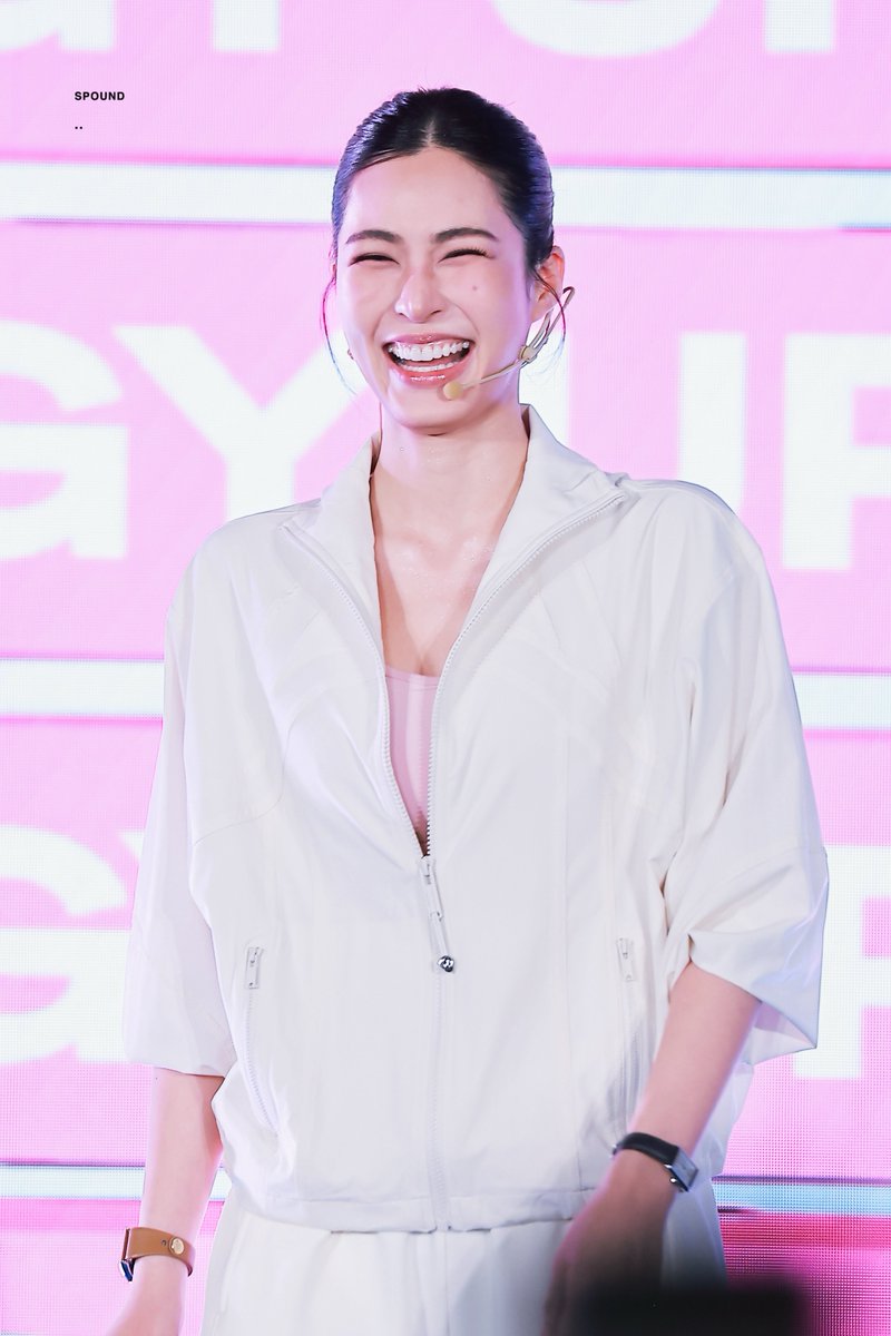 _sPoundK_'s tweet photo. เอนจอยมากคับ

LINGORM PRESENTER MEGA WE CARE #LingOrmxMegaWecareMitment 
#linglingkwong #หลิงหลิงคอง https://t.co/UQuCusDrcC