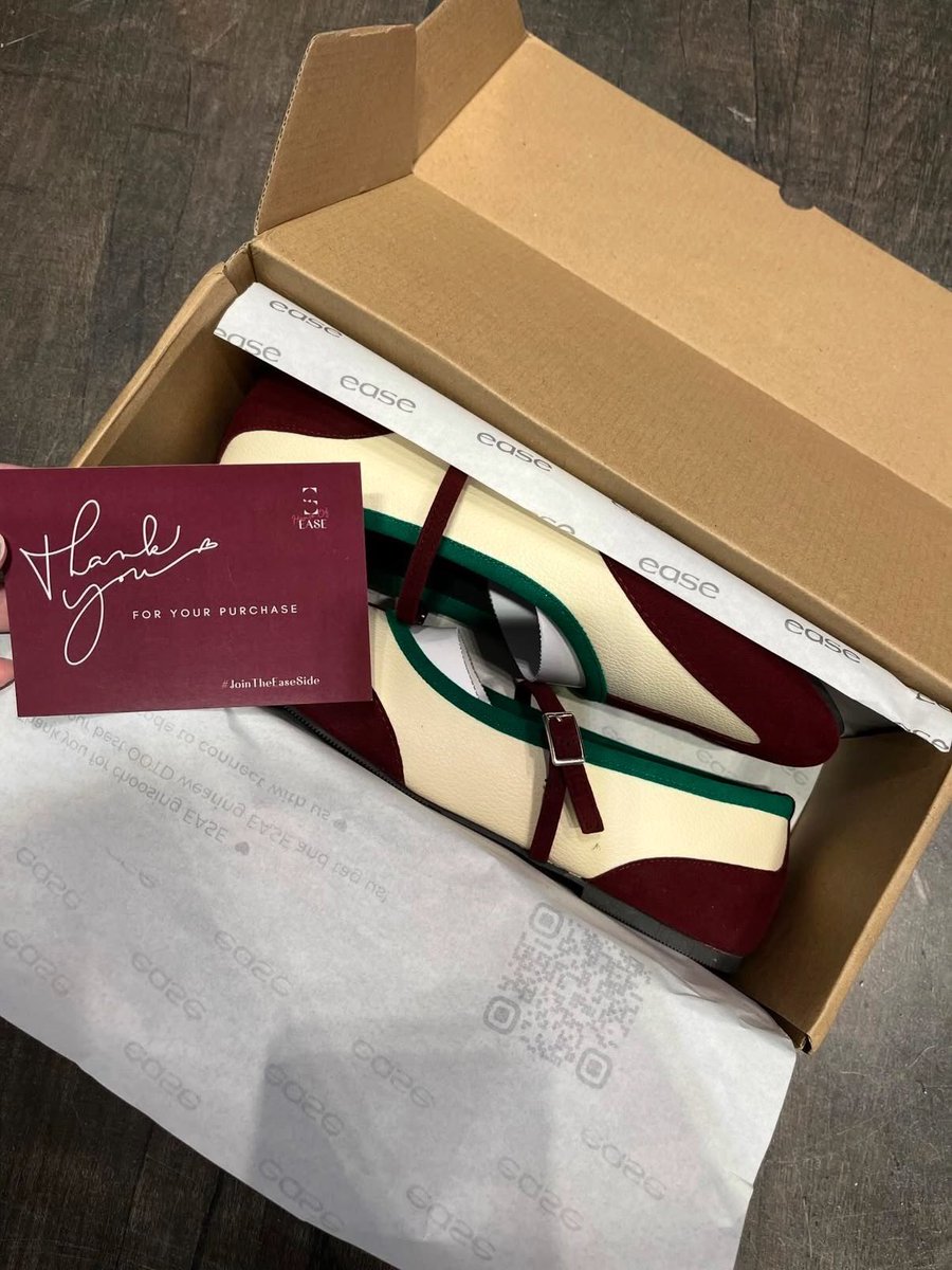 gaeulilie's tweet photo. pov : nemu flatshoes under 100k tapi udah secantik ini 😮‍💨
selain cantik, flatshoes ease ini comfy paraaaahhh 😩🫰🏻 https://t.co/nQNoE1c0BR