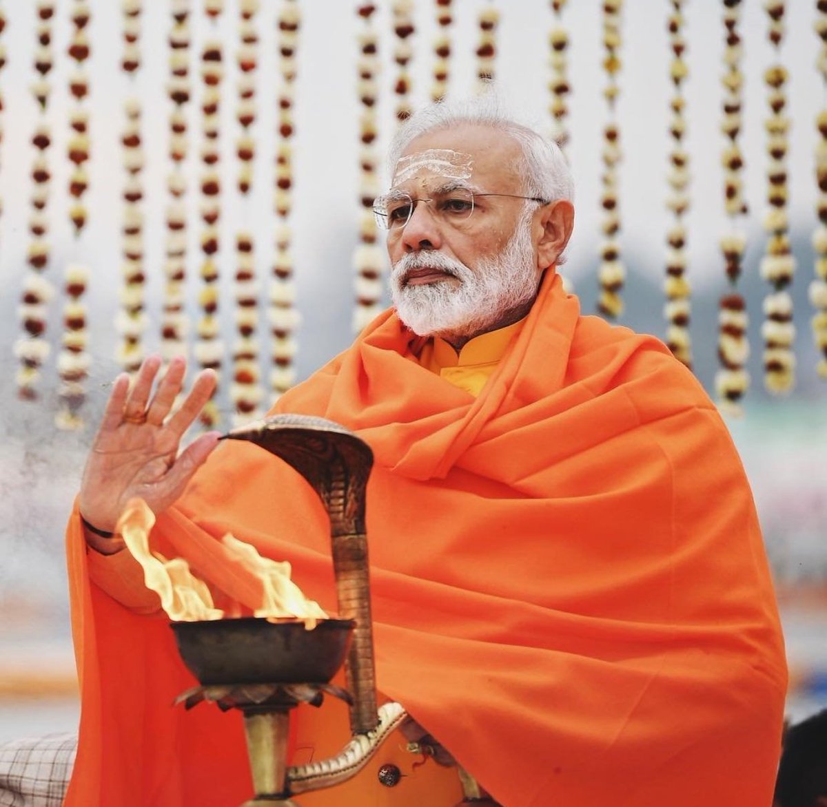 _Protagonist07's tweet photo. At least 5 people on my TL have asked the same question:

“Would you vote for Narendra Modi in 2029?”

My answer is simple: Yes 🙂‍↕️ 

Not because I agree with every decision, I don’t. I have my own concerns, especially regarding UGC.

But overall, I think he has done well for the country & as of today, I know where my vote stands.

Now I’m curious, what’s ur reason for voting YES or NO? 👀