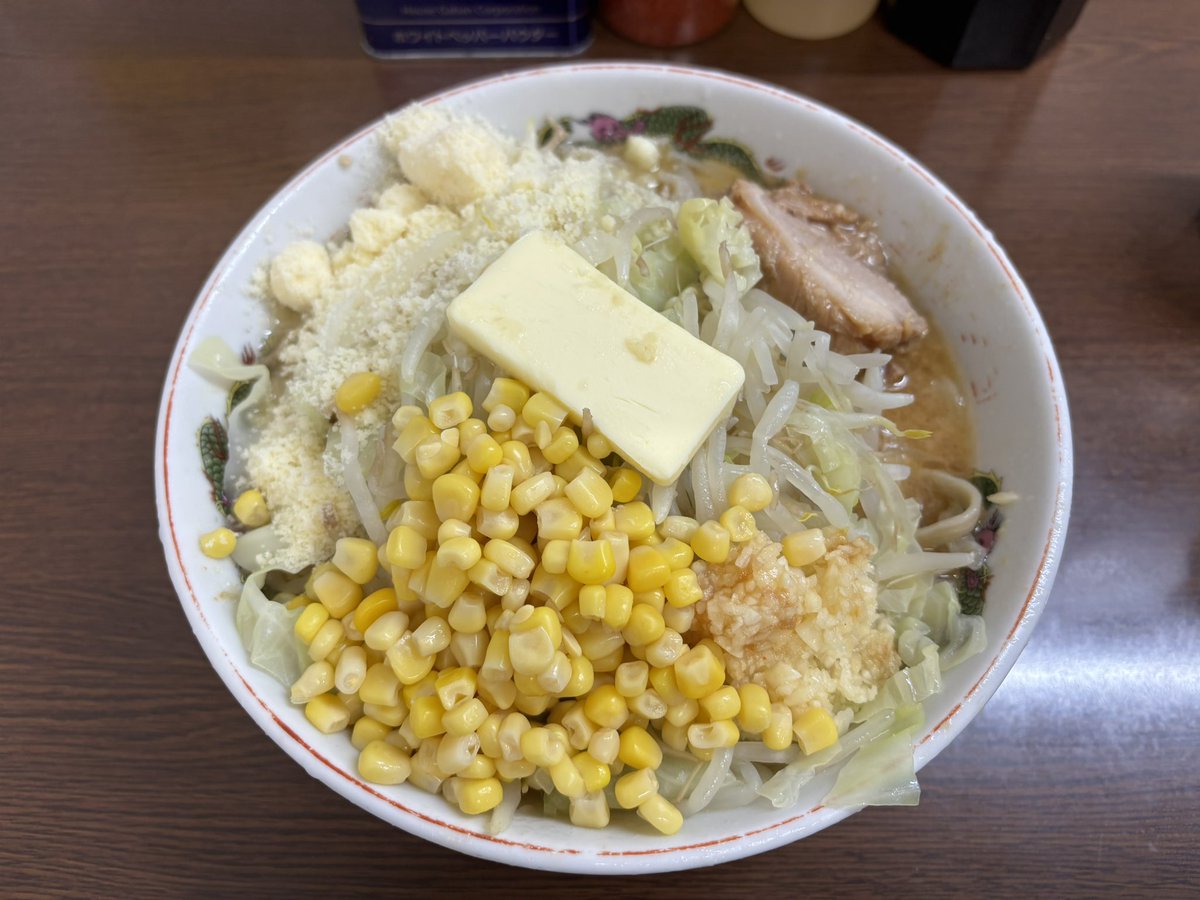 Mr765346P's tweet photo. 本日は
昼➡︎ラーメン二郎三田本店
夜➡︎ラーメン二郎横浜関内店へ
関内は本日限定の味噌ラーメン

今日からラーメン日記始めます
毎日���稿目指しますので
宜しくお願いします🙇‍♂️ https://t.co/0tJ6wueSoF