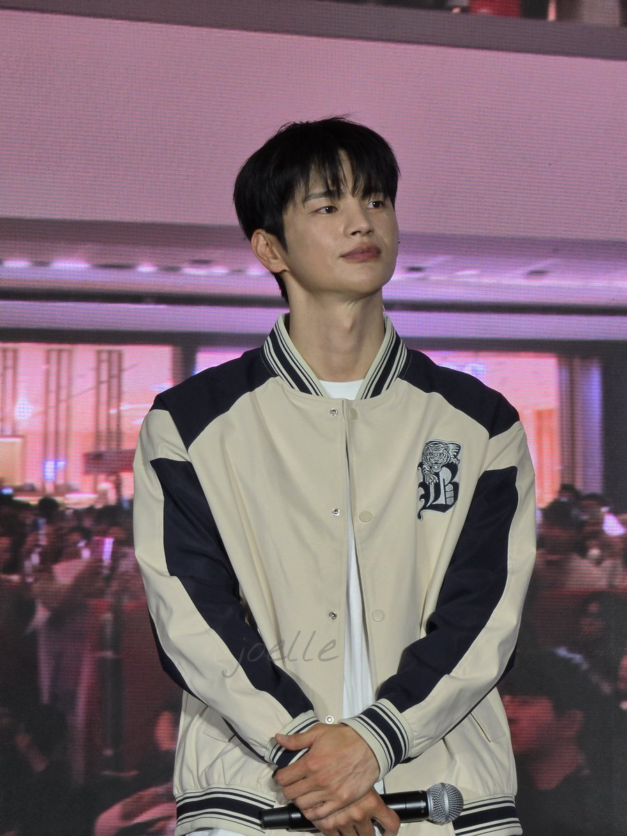 SE0INGUK's tweet photo. 260822 #서인국 #SeoInGuk

I've missed his adorable face so much 🥹😭💕

#BenchOneStepCloserWithSeoInGuk
#BENCHxSeoInGuk
#GlobalBENCHSetter https://t.co/Hqe6X7MMtr