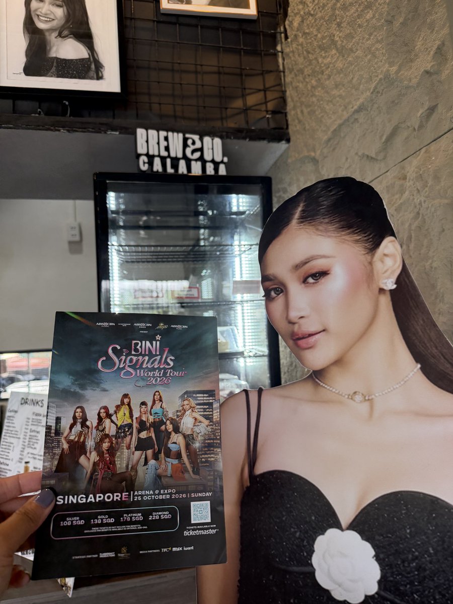 SGdiscoversBINI's tweet photo. ⚠️ Looks like BINi Signal has brought me to @bini_jhoanna 😍😍

🎫 You want to see them perform LIVE? Get your BINI Signals SG tickets and enjoy 10% off with code 𝘽𝙇𝙊𝙊𝙈𝙎𝙂 now: https://t.co/rkbNOU5GgH

#BINISignalsSg #SGPpop #ppopSG #sgKpop #kpopSG https://t.co/xHoF4pb6T3